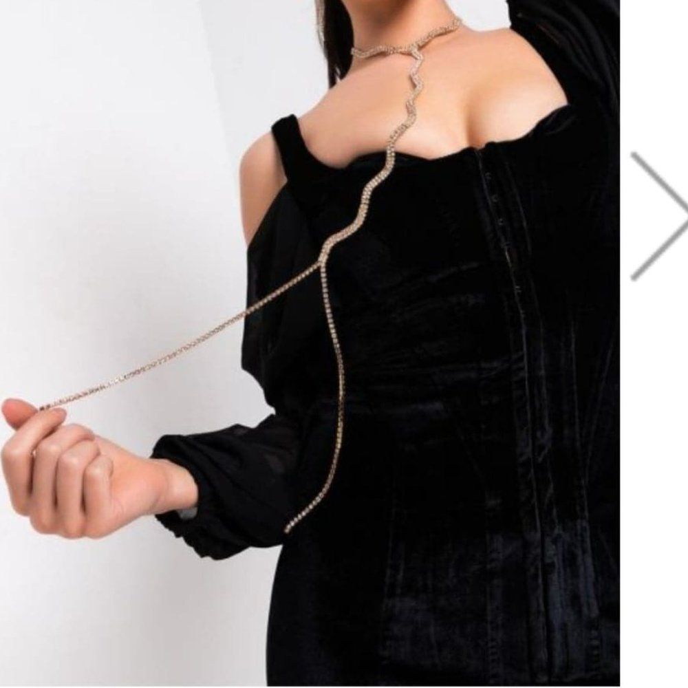 Akira Swerve Rhinestone Long‎ Silver Women's Necklace